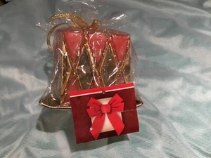 "Vela de Navidad cuadrada roja y dorada vintage con placa inferior paquete original de 3""x3""" - Imagen 1 de 4