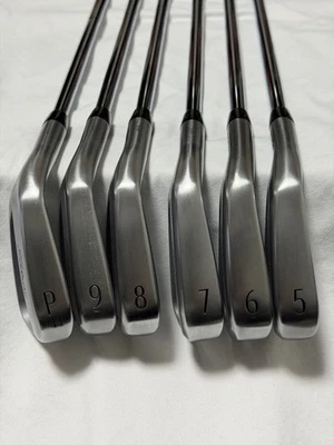 Titleist T150 2025 Lefty Iron set 5-pw / Modus3 Tour115 S - Image 1 of 4
