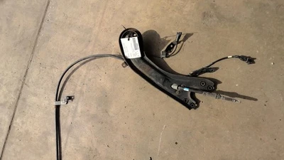 Brazo de control inferior trasero izquierdo usado para Kia Sorento 2015 brazo de arrastre Foto 1 de 4