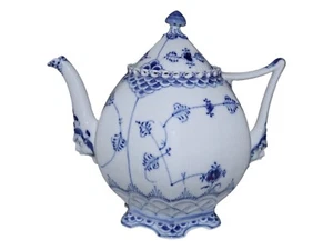 Royal Copenhagen teiera blu scanalata intera in pizzo con teste di diavolo - Foto 1 di 7