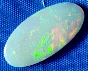 OPAL SOLID - CRYSTAL- ELLIPSE SHAPE 6.0 cts - 23x10x3mm - MINTABIE FIELD - Picture 1 of 9