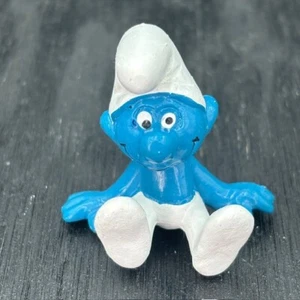 Smurfs 20026 Sitting Smurf Sitter Vtg Schleich Peyo PVC Figurine Smaller Variant - Picture 1 of 7