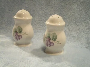 Pfaltzgraff Footed Garden Party Salt and Pepper Shaker - Picture 1 of 4