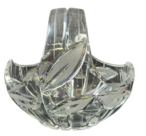 Stunning Vintage Bohemian Brilliant Hand Cut Crystal Basket Centerpiece Vase - Picture 1 of 2