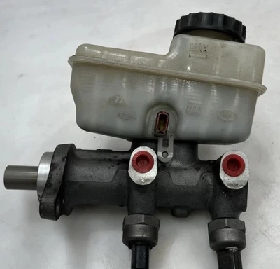 04-15 Conjunto de cilindro maestro de freno Nissan Armada OEM 460107S20A Foto 1 de 2