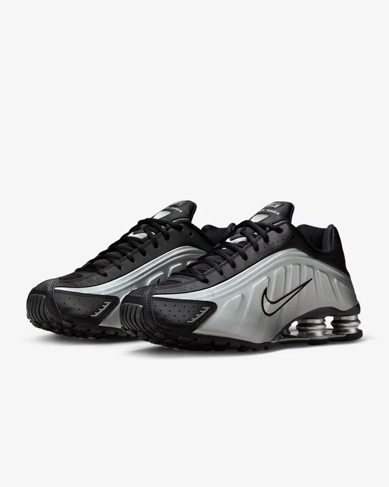 HQ1988-007 Nike Shox R4 Metallic Silver Black (uomo) - Immagine 1 di 4