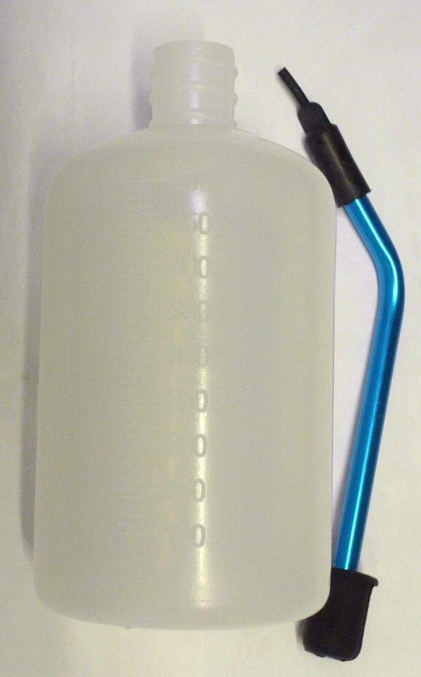 Methanol - Tankflasche 500 ml.  mit Füllrohr u. Verschluß  Auto / Flug / Boote - Bild 1 von 1