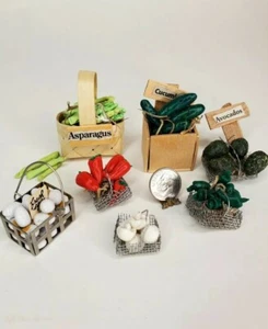 OOAK Vintage Sculpted Clay Veggies in Baskets 1:12 Dollhouse Miniature Groceries - Picture 1 of 6