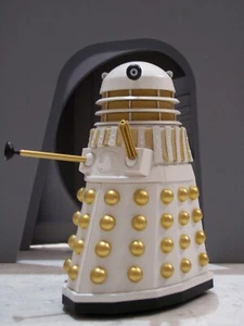 Dr Who Revelation of the Daleks klassische Figur Necros weiß/gold 1985 6. 5,5" - Bild 1 von 8