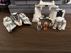LEGO Star Wars Hoth Wampa Cave 8089 Complete Set with Luke Skywalker, Wampa