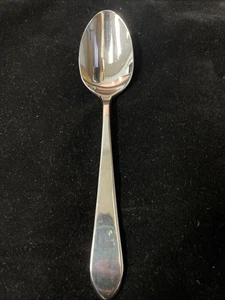 VILLEROY & BOCH STAINLESS " SERENO" Dinner spoon 8" BRAND NEW - Picture 1 of 3