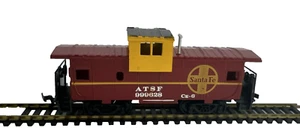 Athearn ATSF 999973 Santa Fe Bay Window Caboose HO Scale - Picture 1 of 10