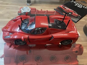 TAMIYA 1:10 ENZO FERRARI TT-02 - Bild 1 von 7