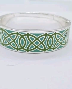 Stella & Dot Green Enameled Celtic Knot Hinge Clamper Bangle Bracelet - Picture 1 of 7
