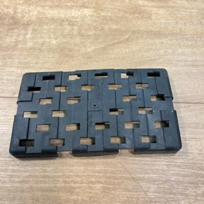 2007 SUZUKI GSXR1000 GSXR 1000 / OEM ORIGINAL BOTTOM BATTERY PAD - Image 1 of 3