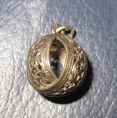 Ciondolo in argento - Sardegna  fine '800 primi del '900 cm 1,5 - Immagine 1 di 4