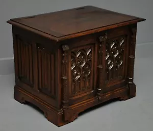 Charming Gothic Revival Carved Oak Chest Box - Picture 1 of 15