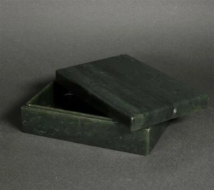 Timeless Elegance: Chinese Jade Rectangular Box - Artistry in Every Detail - Picture 1 of 3