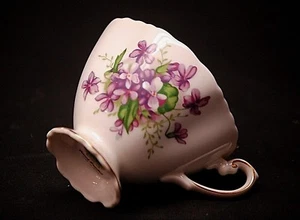 Spring Violets Rossetti Tea Cup Scalloped Footed Purple Violet Green Leave Japan - Picture 1 of 5