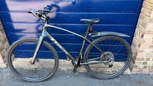 Trek FX 4 Hybrid Fitness Bike (2022) – Ligh – Medium Frame – Excellent Condition - Picture 1 of 5