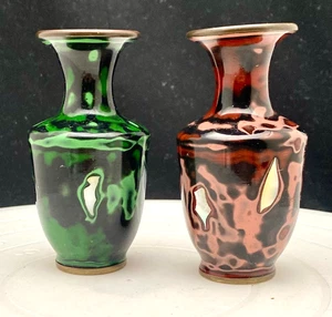 PAR DE JARRONES PEQUEÑOS DE COLECCIÓN MEIJI MCM BRONCE ESMALTE CLOISONNE Y PLATA 4" c1960 en muy buena condición - Imagen 1 de 10
