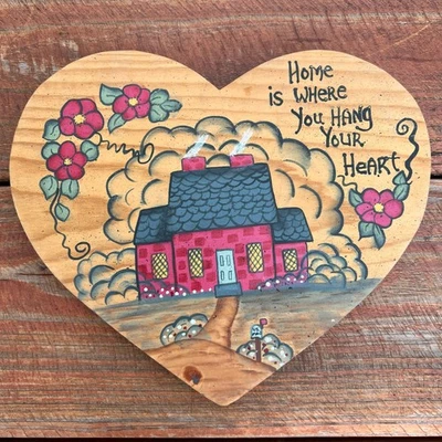 Letrero vintage de placa de pared de corazón de madera de los 80 "El hogar es donde cuelgas tu corazón" Foto 1 de 4