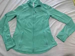 Lululemon Jacket Womens 6 Define Cropped Jacket Thumbholes Yoga Running mint - Picture 1 of 6