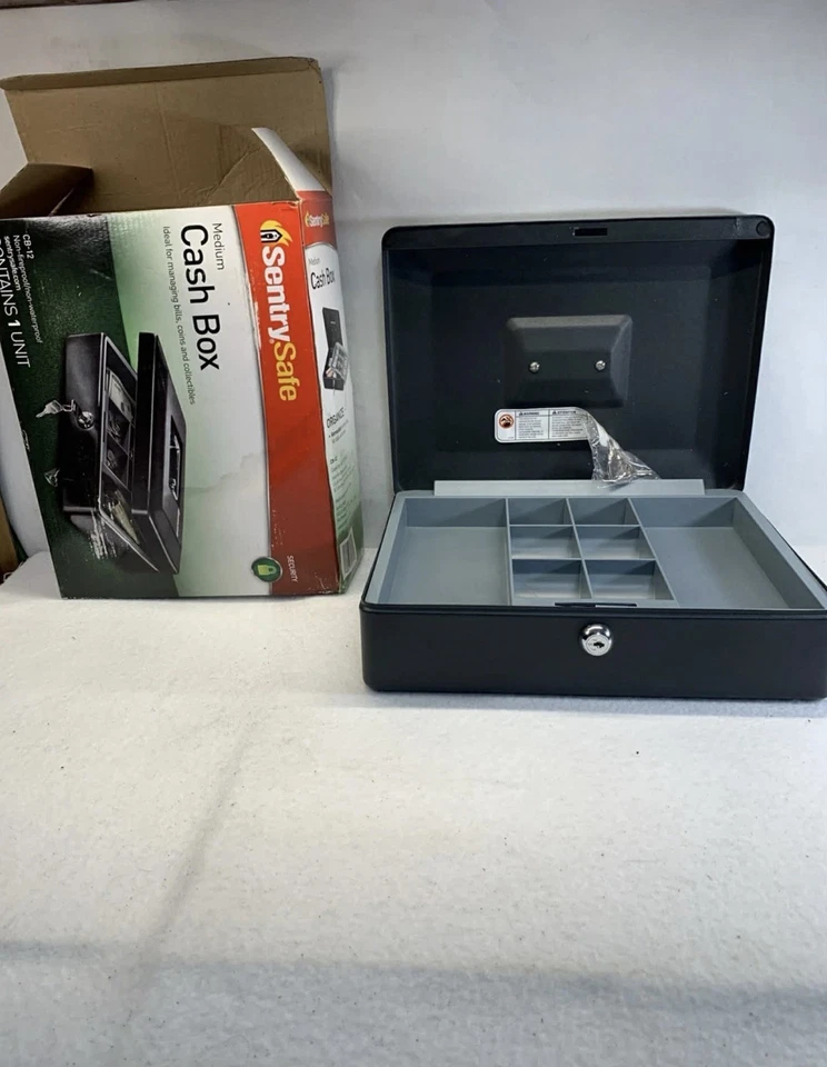Caja de efectivo SentrySafe CB-12 con bandeja para dinero y cerradura para llave 0,21 pies cúbicos Foto 1 de 3