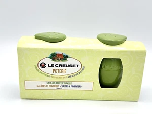 Le Creuset Retro Grün Salz & Pfefferstreuer Steinzeug Krug Krug 3" Bauernhaus - Bild 1 von 2