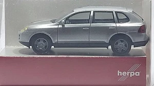🚗Herpa 033145 Porsche Cayenne argento 1/87 (25/47F)🚗 - Foto 1 di 1