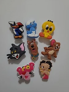 Klassische Cartoon Figur Gummi Schuh Charms für Crocs Cupcake Topper 8 Stck. - Bild 1 von 5
