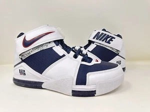 DR0826 100 Nike Zoom LeBron 2 Retro USA White Midnight Navy Size 8 Men's - Picture 1 of 5