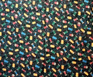 Vintage Fabric Traditions Cotton Sewing Fabric With Spools Of Thread 5 Yards - Picture 1 of 3