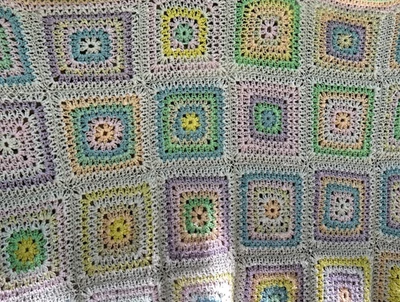 Manta afgana de ganchillo vintage cuadrada abuela pastel hecha a mano 70x54 Foto 1 de 4