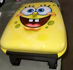 Bagaglio BIOWORLD SpongeBob 16 1/2"" custodia rigida anteriore con ruote mobili espandibili - Foto 1 di 10