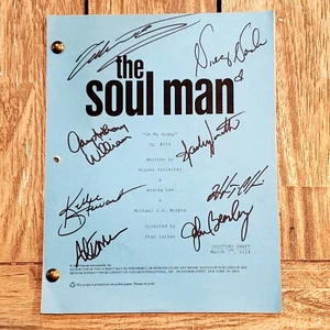 Guión firmado por el elenco del programa de televisión "The Soul Man" Cedric The Entertainer  - Imagen 1 de 6
