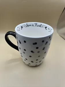 Tazza da caffè in ceramica 24 oz Love Is Patient ~ Love Is Kind nero/grigio a pois - Foto 1 di 11
