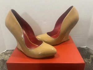 CHARLES JOURDAN Paris EDDIE Wedge Pump Size 7. 5 Nude Patent Leather Shoes - Picture 1 of 9