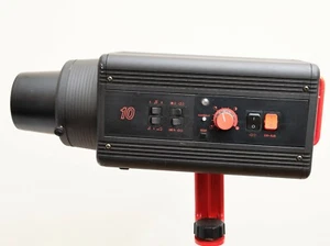 Multiblitz VARIOLITE 10 Monoblock (1000 J) with 18cm Reflector - Picture 1 of 7