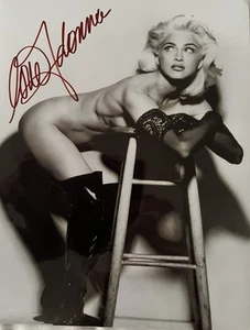MADONNA . Hand signed 8.5 X 11 B&W photo w COA. Photo ZD - Picture 1 of 1