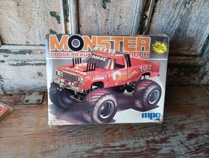 1984 MONSTER TRUCK DODGE PICK UP  1/25 MODEL KIT MPC GOLDEN OPPORTUNITY MJ - Picture 1 of 5