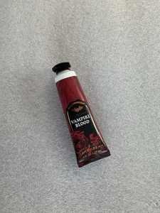 Bath and Body Works Vampire Blood Handcreme - Bild 1 von 1