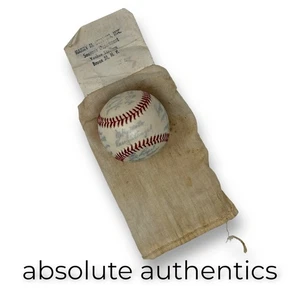 1960 Original New York Yankees Autographed Souvenir Ball with Original Package - Picture 1 of 9