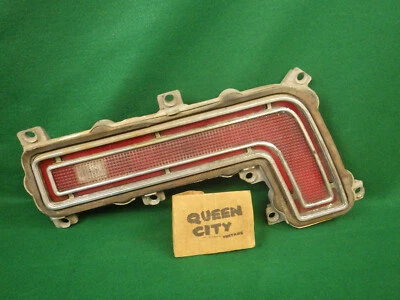 Pontiac Catalina Bonneville 1968 conjunto de luz trasera derecha Foto 1 de 4