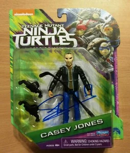 Ninja Turtles Casey Jones Stephen Amell signierte Figur Echtheitszertifikat 2 - Bild 1 von 1
