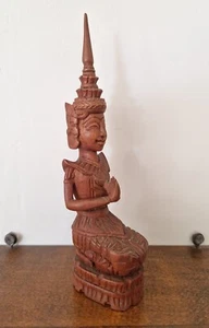 statue en bois d'une déesse - Temple- Birmanie - Thaïlande- Bouddhisme - Photo 1/8