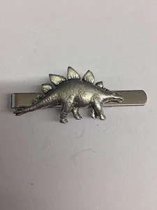 Stegosaurus Dinosaur PP-G17 English Pewter Emblem on a Tie Clip (slide) - Picture 1 of 1