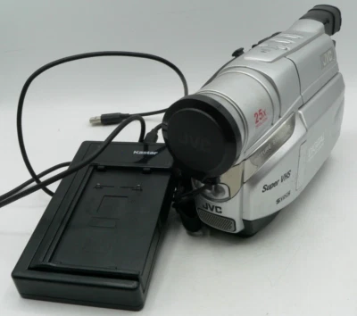 JVC GR-SXM37U COMPACT SUPER VHS-C CAMCORDER 25X OPTICAL ZOOM w Charger Read Desc - Image 1 of 4