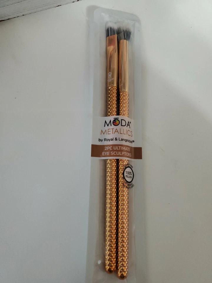Moda Metallics 2pc Ultimate Eye Sculptors Brushes (100% Vegan ) Boxycharm - Image 1 of 1