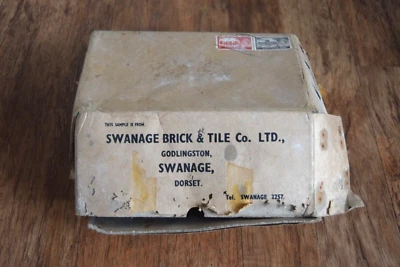 Antiguo SWANAGE DORSET 2 x muestra de ladrillo historia local ¡RARO!! Foto 1 de 4